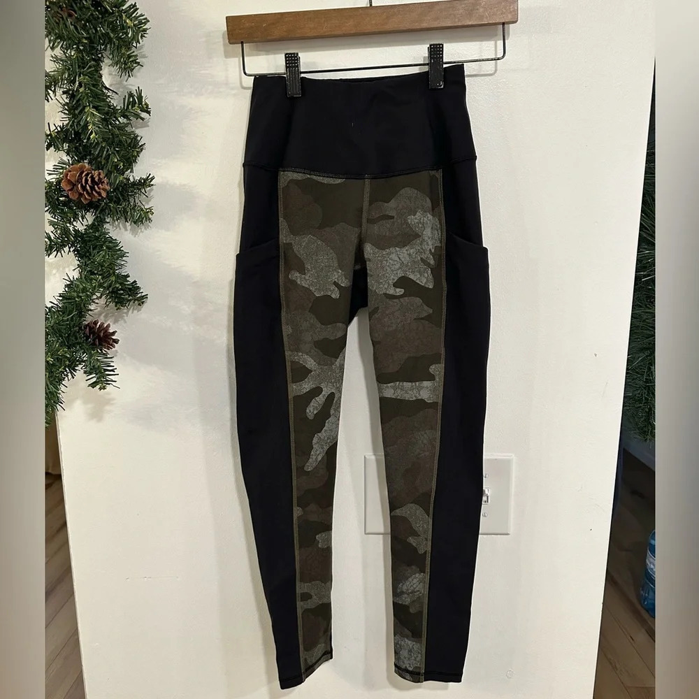 North Face Motivation High Rise Pocket 7/8 Tights Camo Black Womens S Yoga